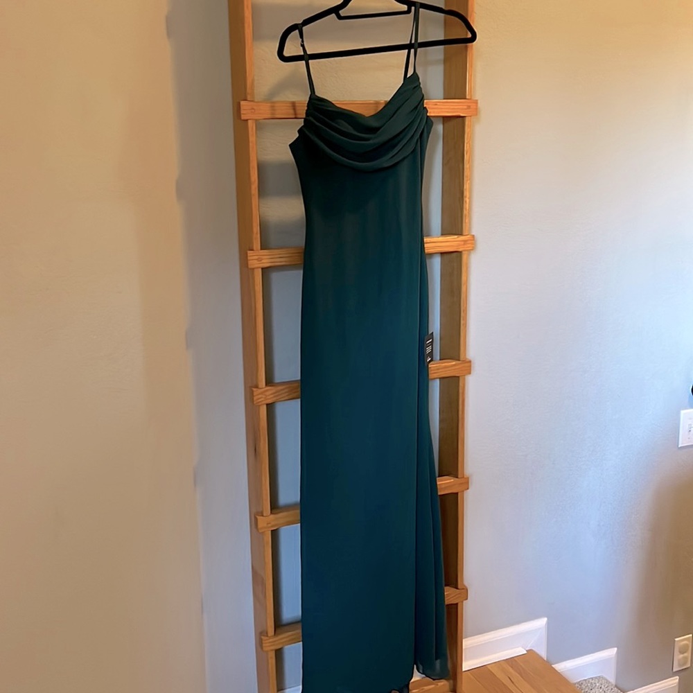 Lulu’s Emerald Cowl Neck Maxi Dress